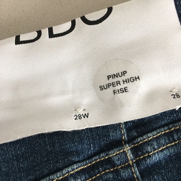 UO BDG Pin-Up Super High Rise Jean Shorts - Picture 4 of 5